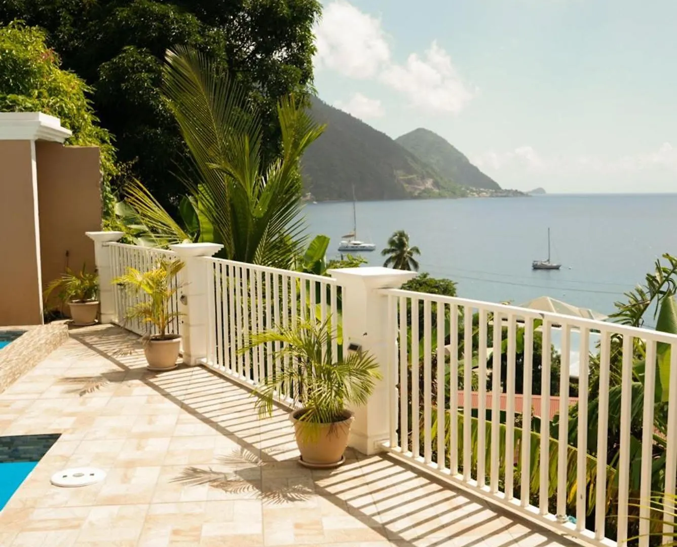Vip Residence - Ocean & Pool View Lovely 2-Bedroom Apartment Roseau 0*,